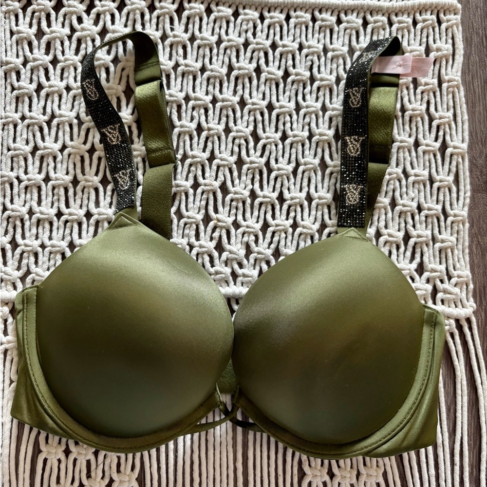 NEW! Victorias Secret padded push up sparkly strap bra